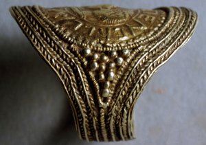Anneau saxon tardif, probablement vers VIIe siècle (détail) - Anglo Saxon